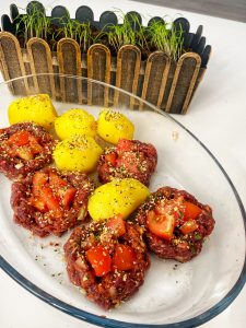 Faršo lizdeliai su pomidorais ir mocarella