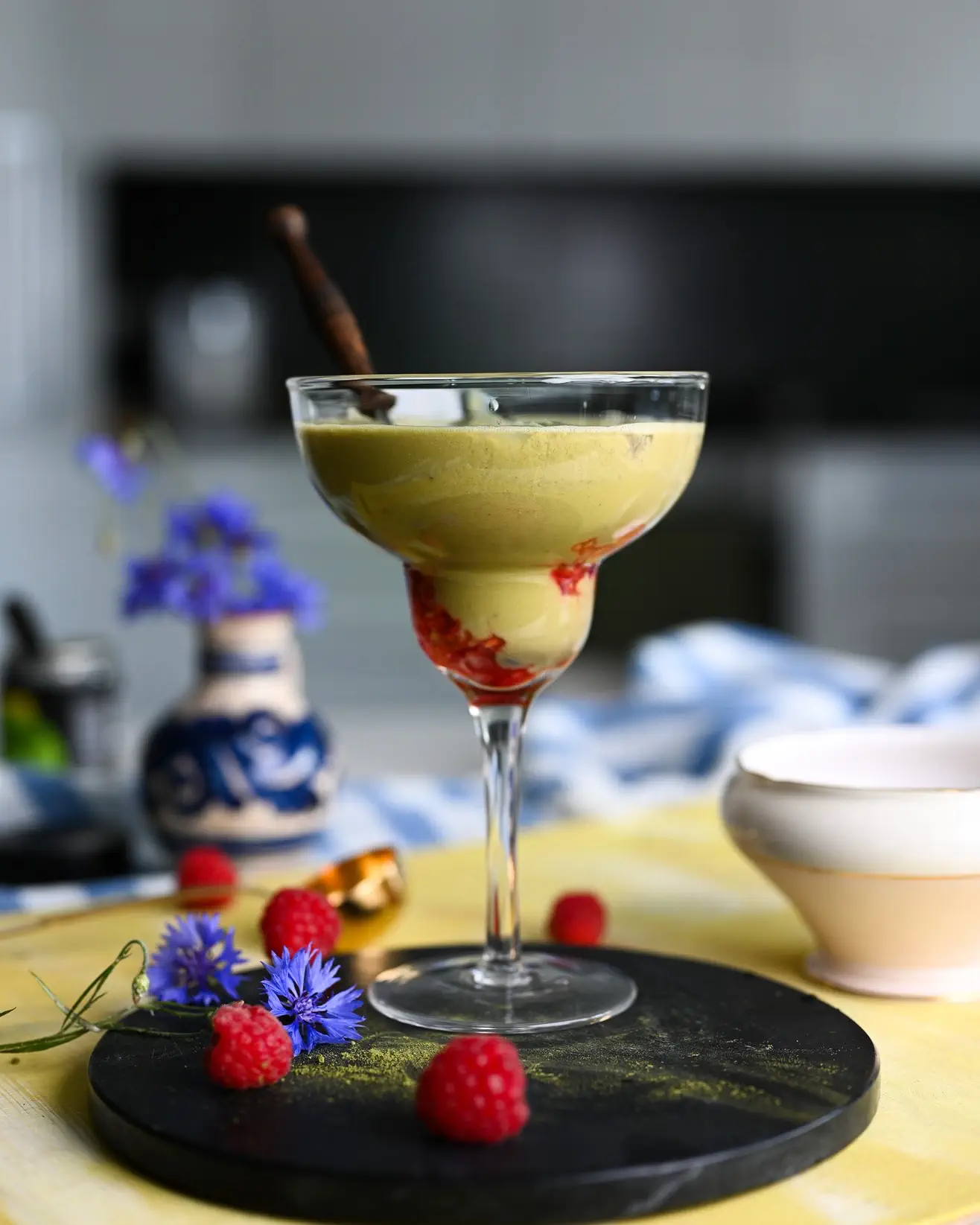 Šaltas matcha kokteilis