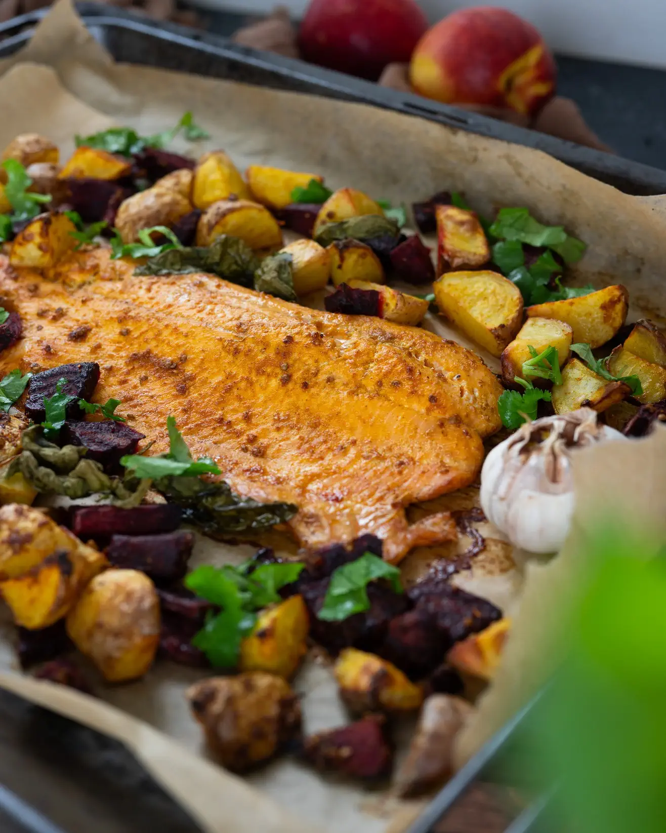 Keptas upėtakis su bulvėmis ir burokėliais