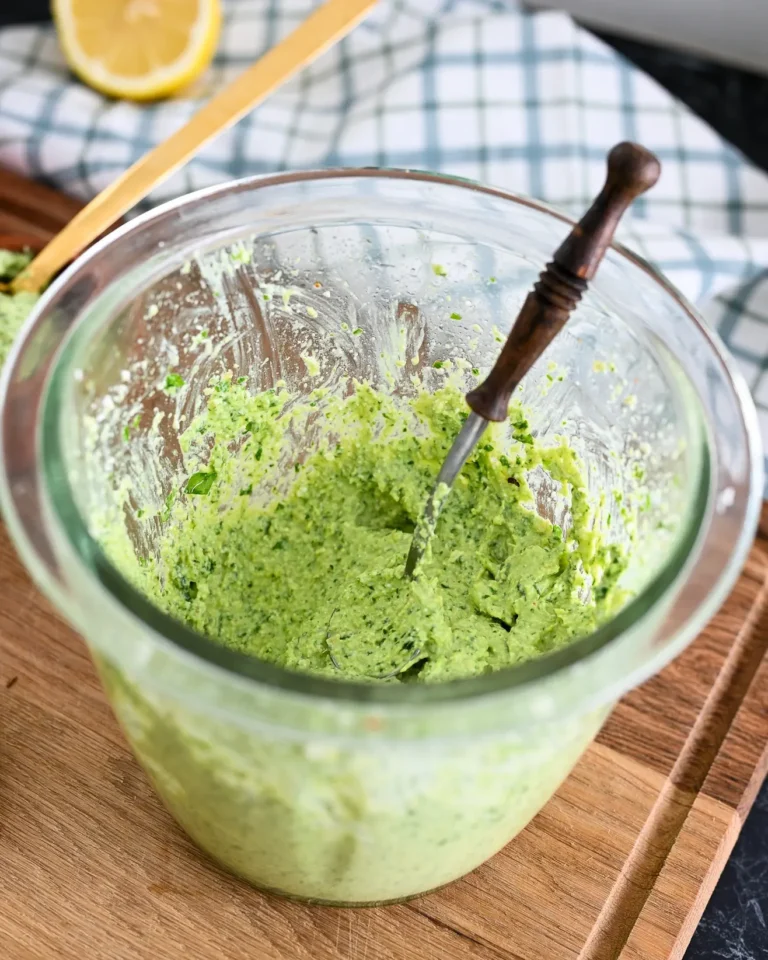 Varškės pesto