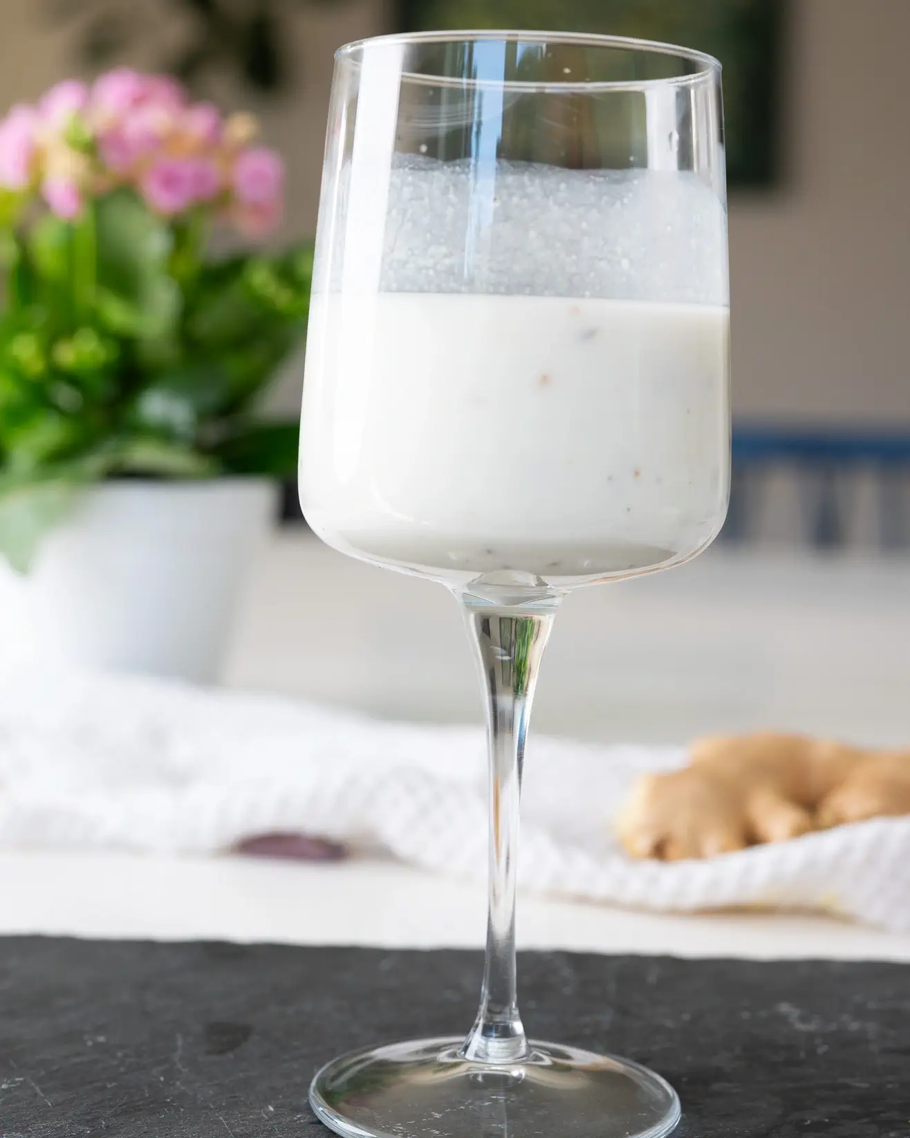 Lasi – jogurto gėrimas lengvesniam virškinimui