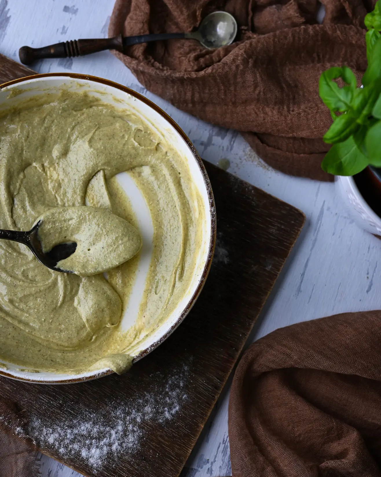 Blyneliai be glitimo iš ryžių ir grikių miltų – sveikas sumuštinio pakaitalas