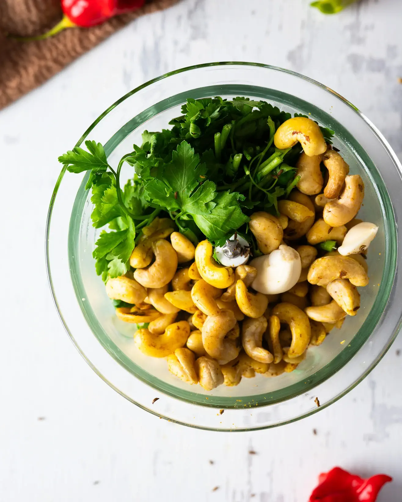 Petražolių pesto su anakardžiais