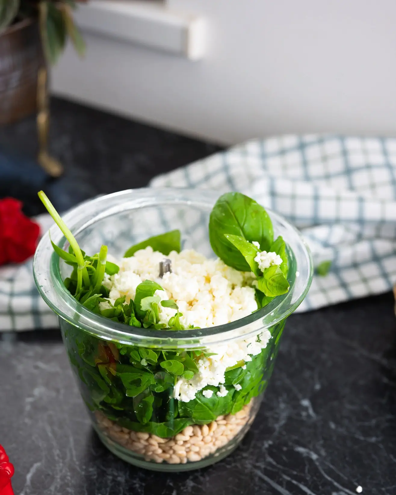 Varškės pesto