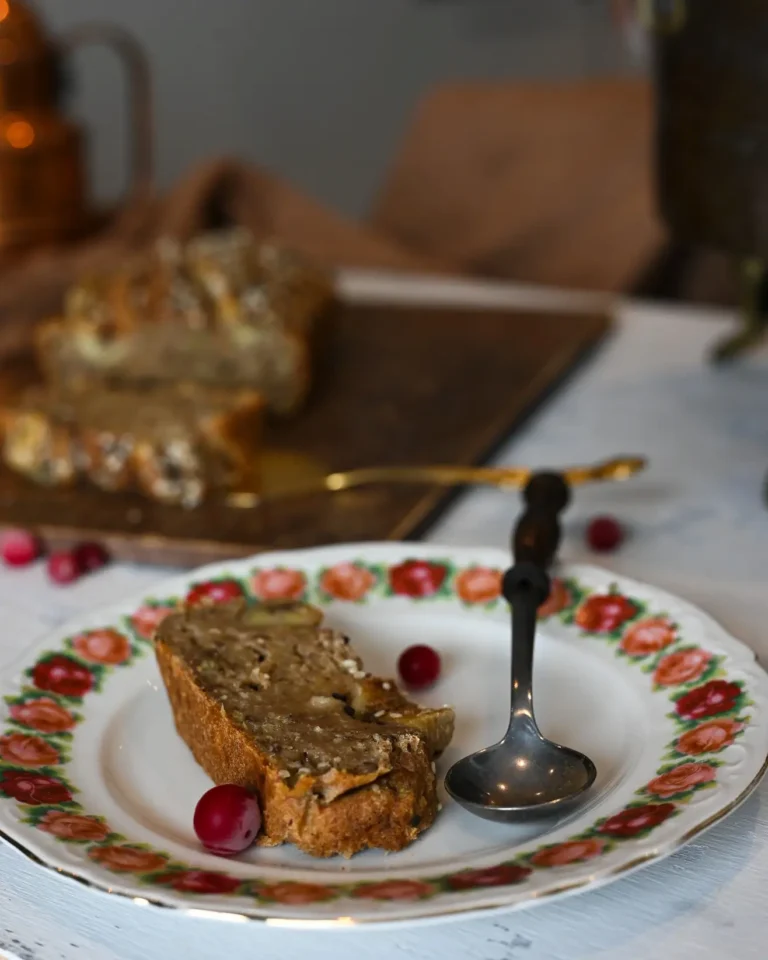 Veganiška bananų duona be cukraus – su sėklomis