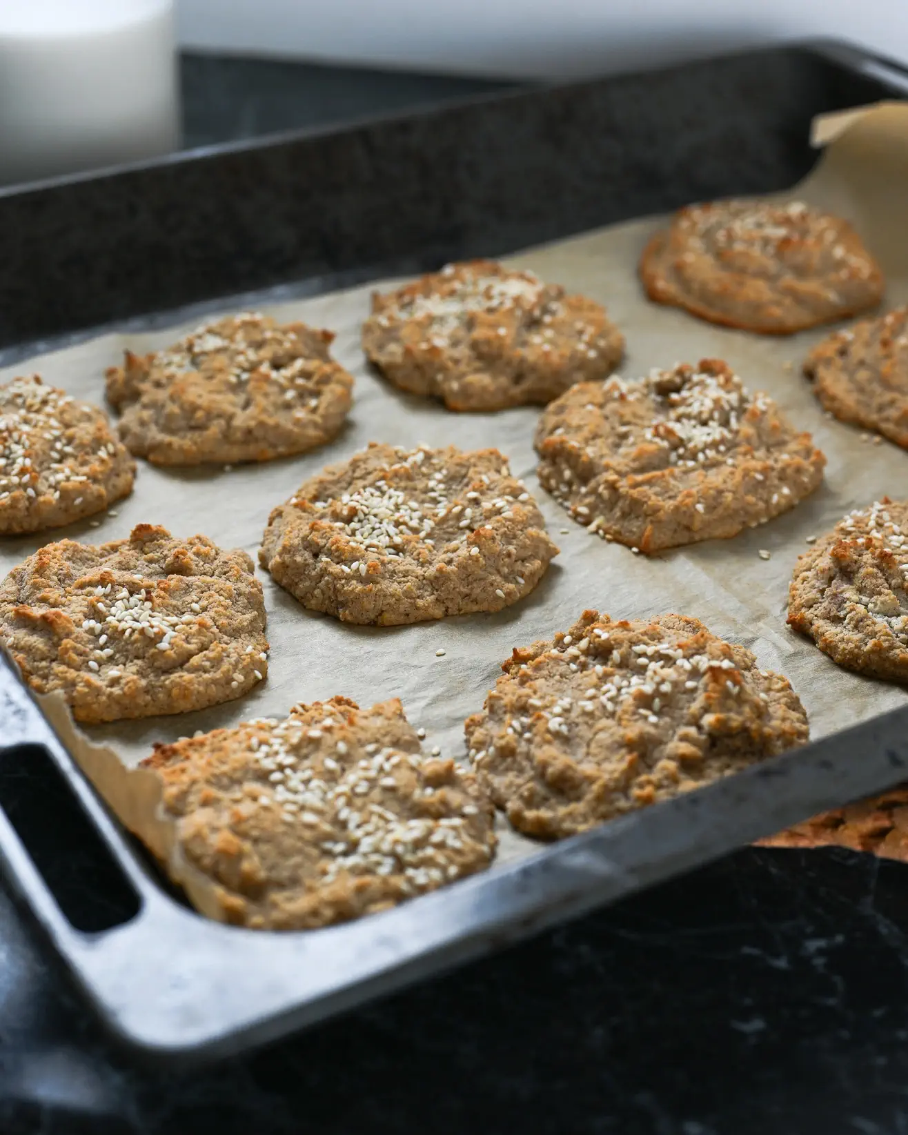 Naminis migdolų pienas ir minkšti sausainukai iš likusios migdolų masės